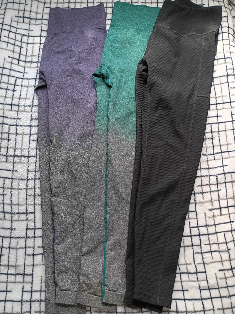 CVG Women's Size Large Seamless Ombre Workout Leggings LOT OF 3 -Mint Condition